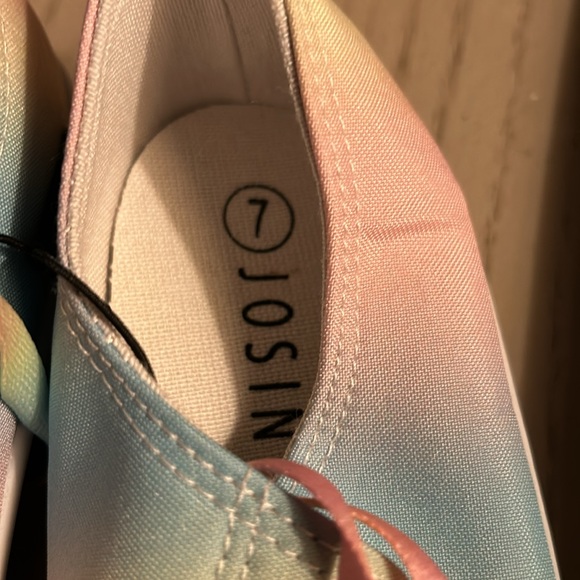 New Josiny woman’s low tops - Picture 8 of 8